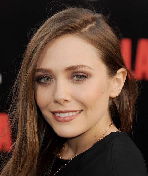 elizabeth olsen tette|13 beautiful photos of Elizabeth Olsen